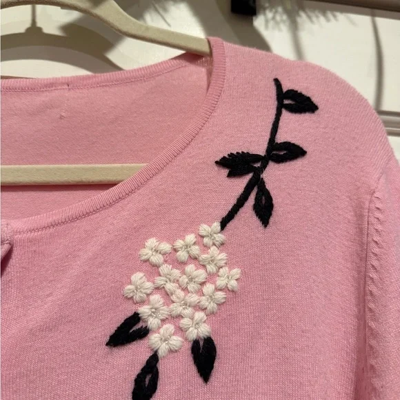 Vintage Pink Floral Embroidered Women's Sweater Unbranded - Picture 3 of 5